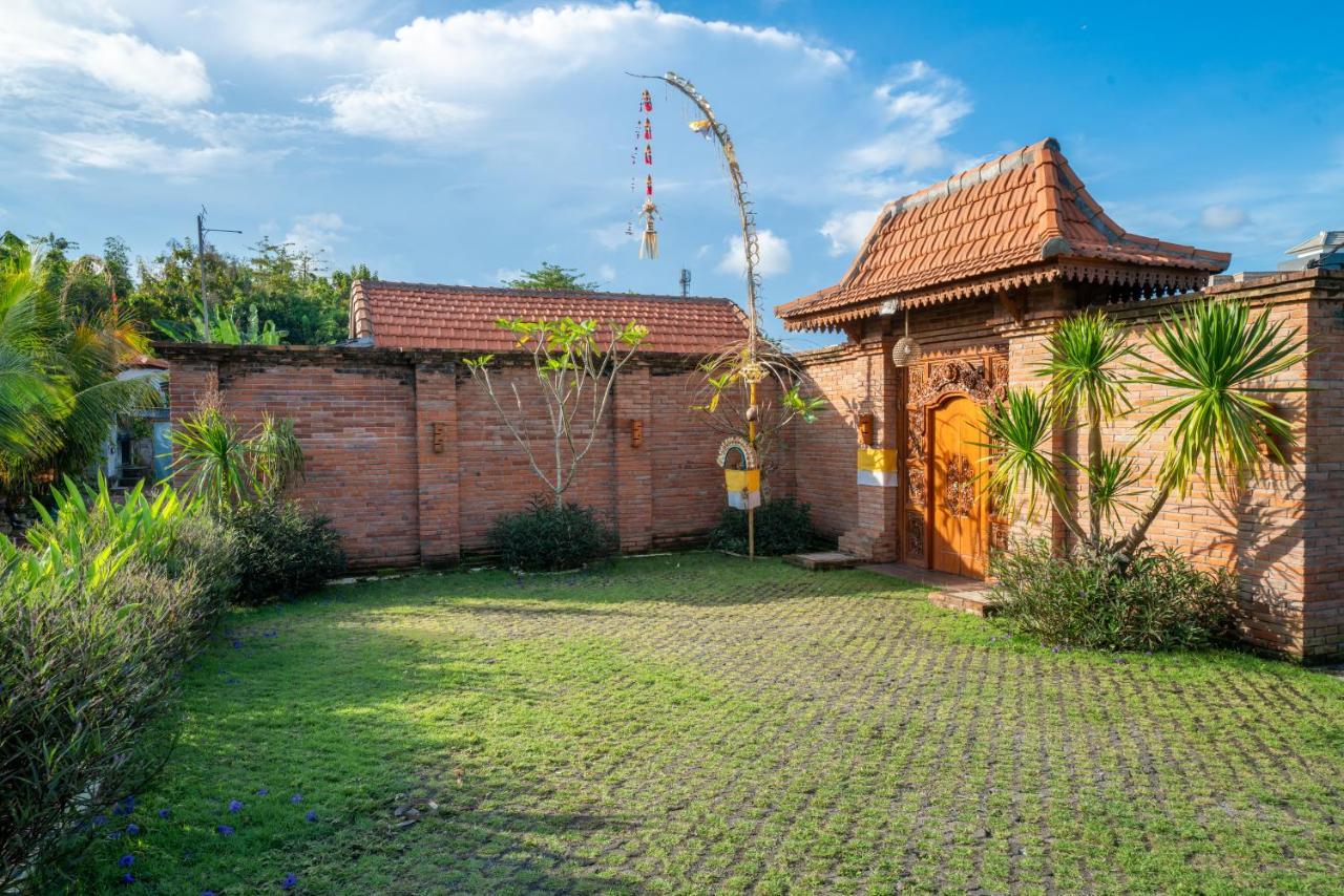 מלון Uluwatu Lumbung Sari מראה חיצוני תמונה